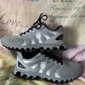 MENS TUBES COMFORT 200 HIGHRISE/BLACK/WHITE/GRAY. Size 11. Used just once.